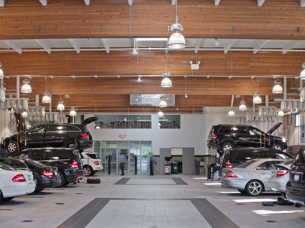 Mercedes Benz Autohaus 2